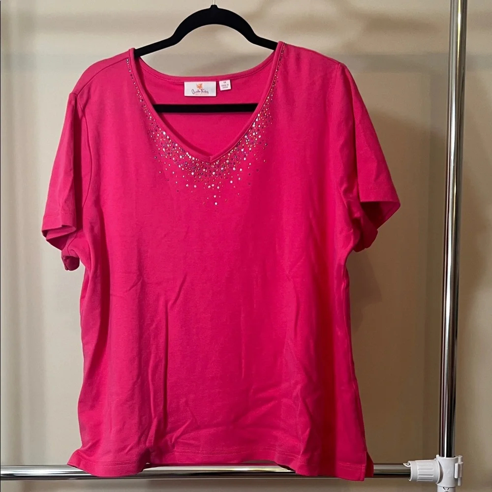 Quacker Factory Fuchsia Embellished Short Sleeve Top - Picture 1 of 2